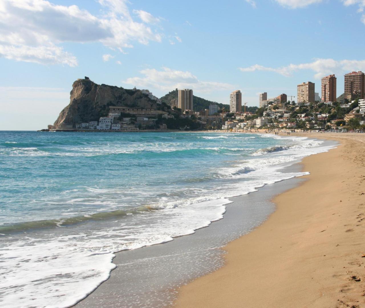 Fmm Apartamentos La Nucia Benidorm Holidays Apartments Eksteriør billede